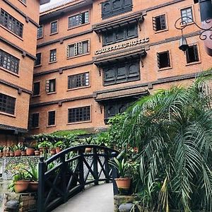 Courtyard Pujan Hotel